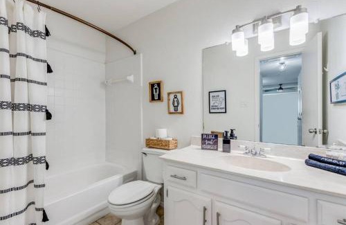 Frisco Apartment | Cute Chic 2B 2B Duplex APT
