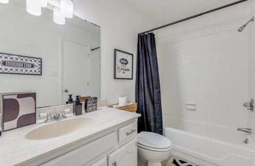 Frisco Apartment | Cute Chic 2B 2B Duplex APT