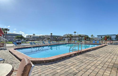 Cocoa Beach Apartment | Cute Cocoa Beach Condo with Pool and Beach Access!