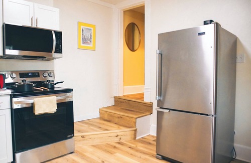 Merion Village House | Cute Columbus Bungalow + Modern Amenities. 7 min from downtown!