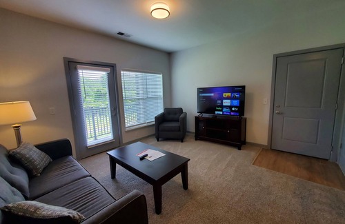 Canal Winchester Apartment | Cute, Comfy in Canal w/view!