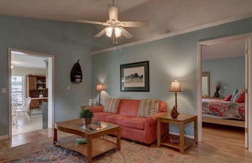 Jacksons' Gap Cottage | Cute Cottage 1/2 mile from boat launch just off 280. Pier, fire pit, deck, PETS