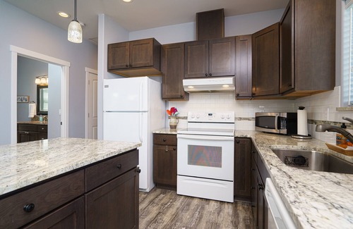 Anacortes House | Cute cottage, close to everything Anacortes has to offer. Discounts available