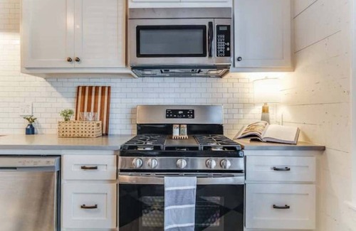 Freetown - Port Rico House | Cute Cottage near University and Downtown with Parking & Laundry