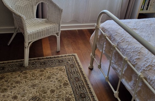 Webberton Ski Chalet | Cute cottage within walking distance to the best beaches. Pet-friendly.