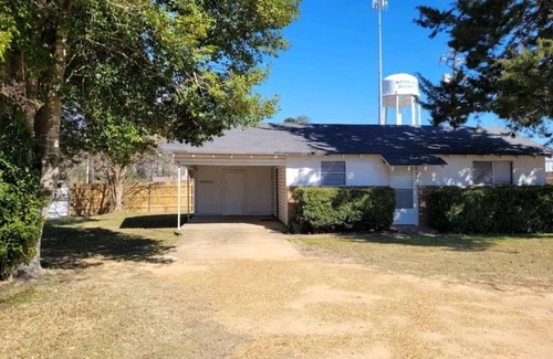 Pineville House | CUTE, COZY, COMFORTABLE, AND SUPER CONVENIENT!