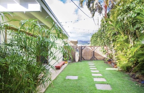 Coconut Grove House | Cute detached guest house with AC in Kailua near the beach!!