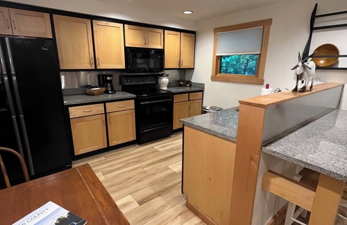 Egg Harbor Cottage | Cute Door County Cottage minutes from beach and Downtown Egg Harbor!