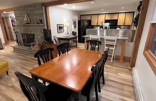 Egg Harbor Cottage | Cute Door County Cottage minutes from beach and Downtown Egg Harbor!