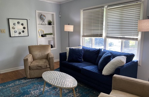Northeast South Bend House | Cute House close to Notre Dame Stadium!