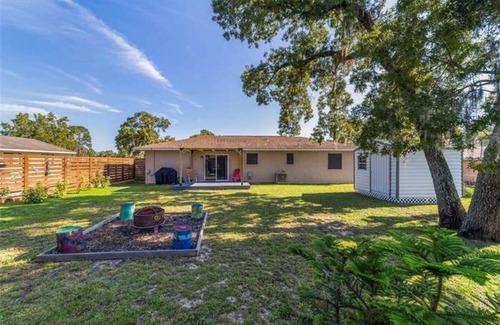 Silver Springs Shores House | Cute House Near Lake Weir in Ocala Florida