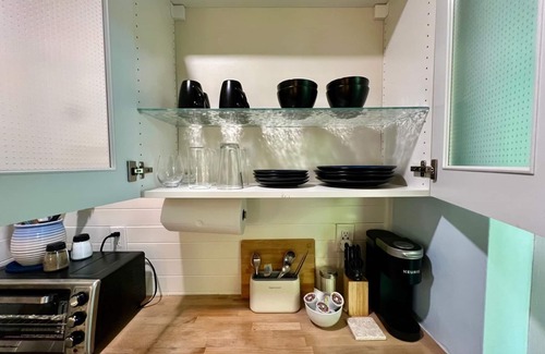 Lake Worth Apartment | Cute & modern studio apartment in prime location in downtown Lake Worth Beach!