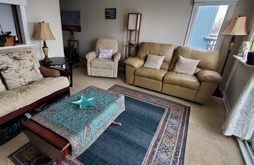 Brock Cottage | Cute one bedroom Boathouse , amazing location and views right on lake Simcoe