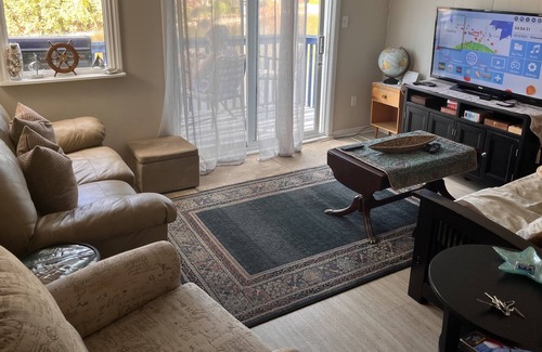 Brock Cottage | Cute one bedroom Boathouse , amazing location and views right on lake Simcoe