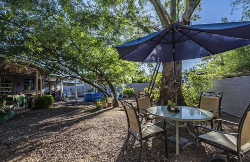 Peter Howell Apartment | Cute Peaceful Tiny House Getaway w/Backyard - Low Summer Rates! 🏡