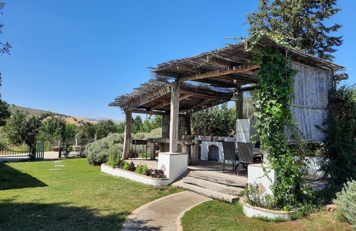 Puerto Serrano Cottage | Cute shepherd's house from 1892, with swimming pool, 4p