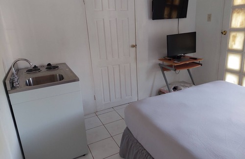 Port Antonio Apartment | Cute Studio with Private Terrace