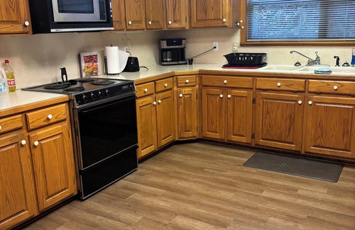 Benton House | Cute two bedroom/two bath home heart of Benton.