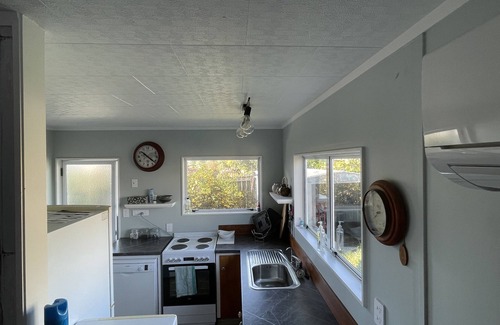 Waihi Beach Cottage | Cute, well equipped beach house, close to town and beach