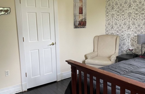 West Creek Bed & Breakfast | Cutlass Private Room close to LBI Long Beach Island West Creek Tuckerton Wedding