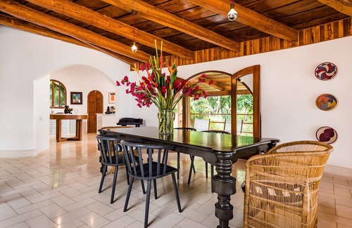 Playa Flamingo House | Cutting-Edge Oceanfront Villa with Private Pool & Spacious Outdoors – Private Stairs to the Beach!
