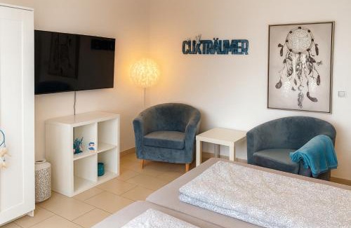 Holte-Spangen Apartment | CUXTräumer - Stilvolle Ferienwohnung für Paare - WLAN, privater Parkplatz und Grill - Ruhige Lage mit Gartenblick, Nordseestrand und Wernerwald fußläufig, Cuxhaven- Sahlenburg