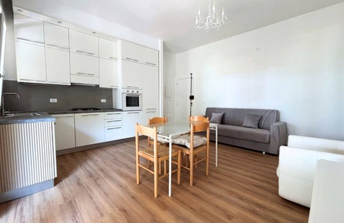 Pinarella Apartment | CV016 - Cervia, new three-room apartment with parking space 100m from the sea