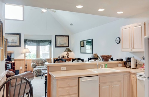 Ocracoke Villa | CV8A: Crow's Nest A -2nd floor 1BR villa, spacious living area.