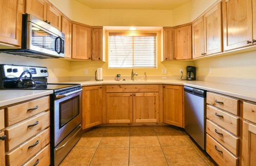 Moab House | CW343 - Great downtown location with a private hot tub