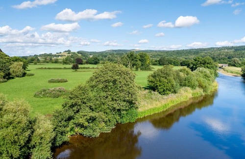 Llanfynydd House | Cwch Gwenyn - One Bedroom House, Sleeps 2