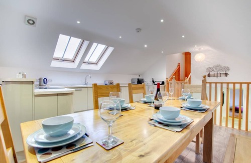 Cross Inn House | Cwm Hyfryd
