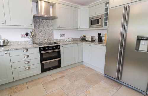 Rhiwbryfdir Cottage | CWM, pet friendly, character holiday cottage in Capel Curig