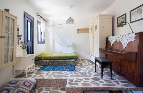 Ormos Agiou Ioannou Apartment | Cycladic Art House