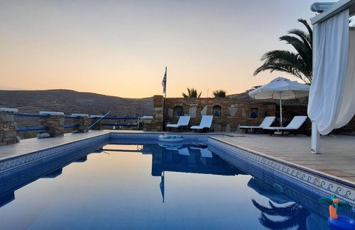 Kithnos House | Cycladic House with a Pool. Exceptional views and 2min walk from the beach.
