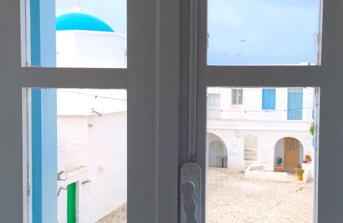 Kimolos House | Cycladic stone house, part of the Kimolos Castle