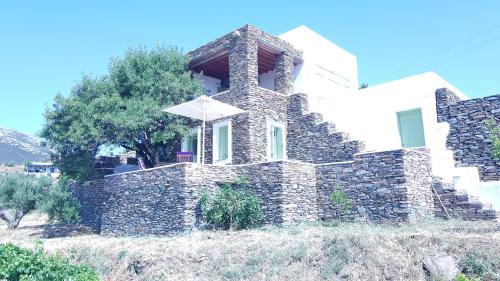 Platis Gialos House | Cycladic Vineyard House