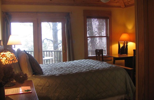 Kitty Hawk Bed & Breakfast | Cypress Moon Inn