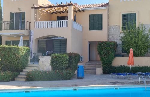 Polis House | Cyprus-2 bedrooms both ensuite pool patios wifi