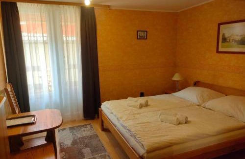 Tata House | Czérna Vendégház