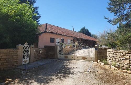 Marboz House | Dépendance pour 1 à 4 pers au calme dans propriété