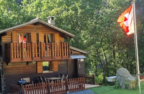 Les Plans-sur-Bex Ski Chalet | Détendez-vous Dans ce Chalet Unique et Tranquille à la Montagne .calme Assuré