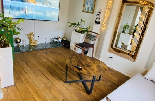 Gare Apartment | Détendez-vous Dans ce Logement Calme et Élégant
