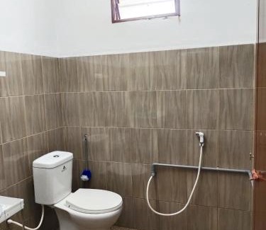 Kampung Hutan Palas House | D'Aleena Homes Kodiang - Guesthouse