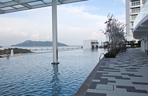 Bayan Lepas Apartment | D Amazing Bridge View & Sea View with Facilities & Amenities !