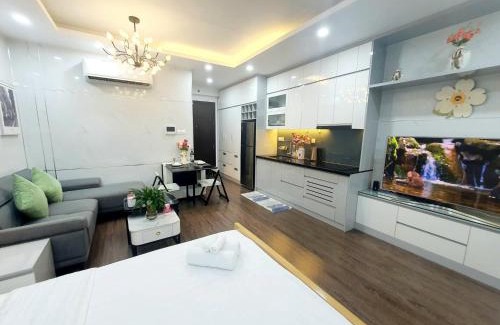 Trung Hoa Nhan Chinh Apartment | D'Capitale Studio Luxury Apt #Jerry's House