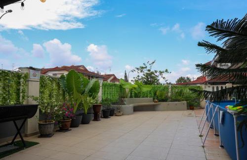 Bukit Indah House | D'joysty