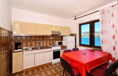 Arbanija Apartment | D large apt with big terrace, next to the beach