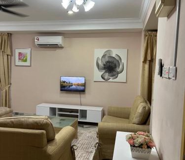 Seri Kembangan House | D’Lestari Homestay