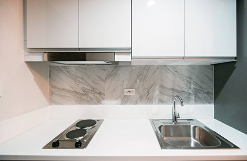 San Antonio Apartment | D'Luxe Condo at Air Residences Makati