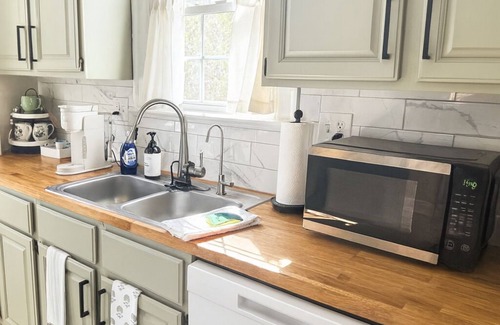 Farmville Cottage | D-town Farmville, close to HighBridge Trail,Greenfront,Longwood,Hampden-Sydney